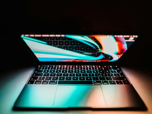 Illustrazione memphis conferma invio